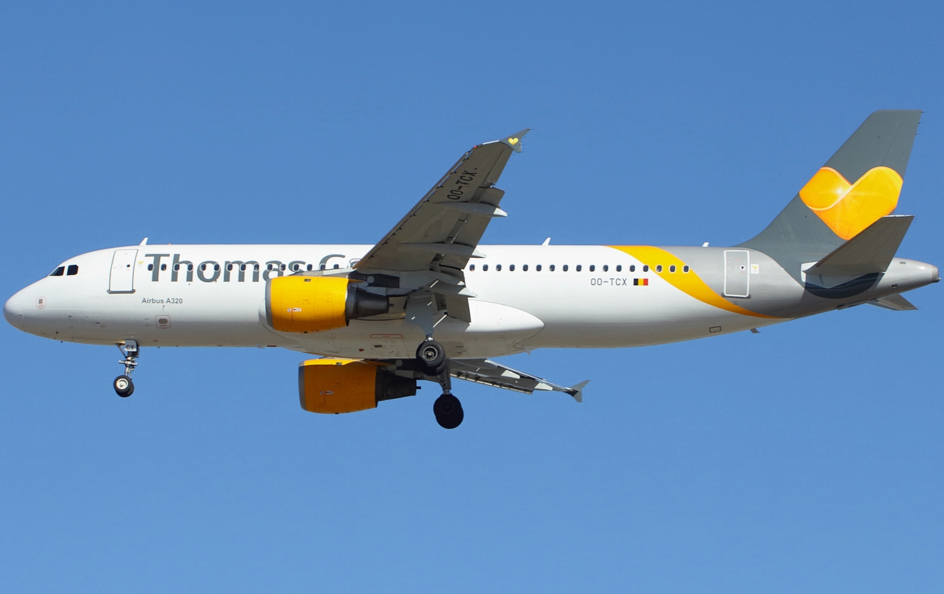 OO-TCX (1381) 2000 Airbus A320-212