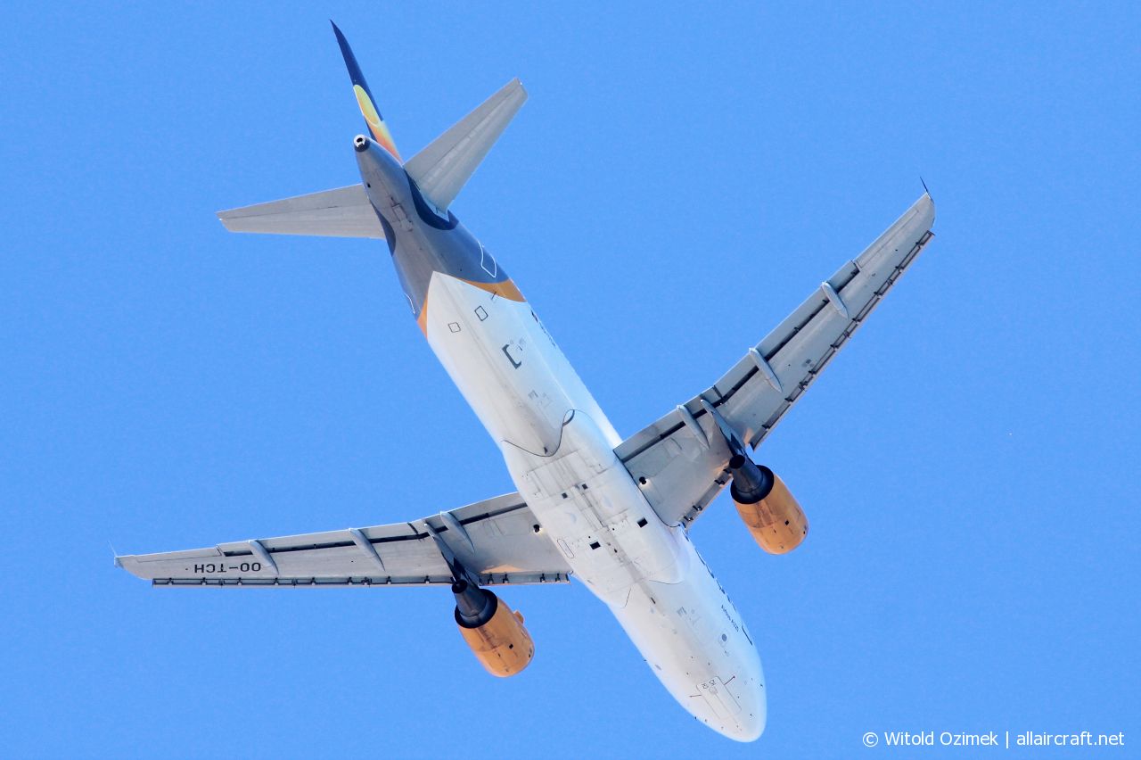 OO-TCH (cn 1929) Airbus A320-214