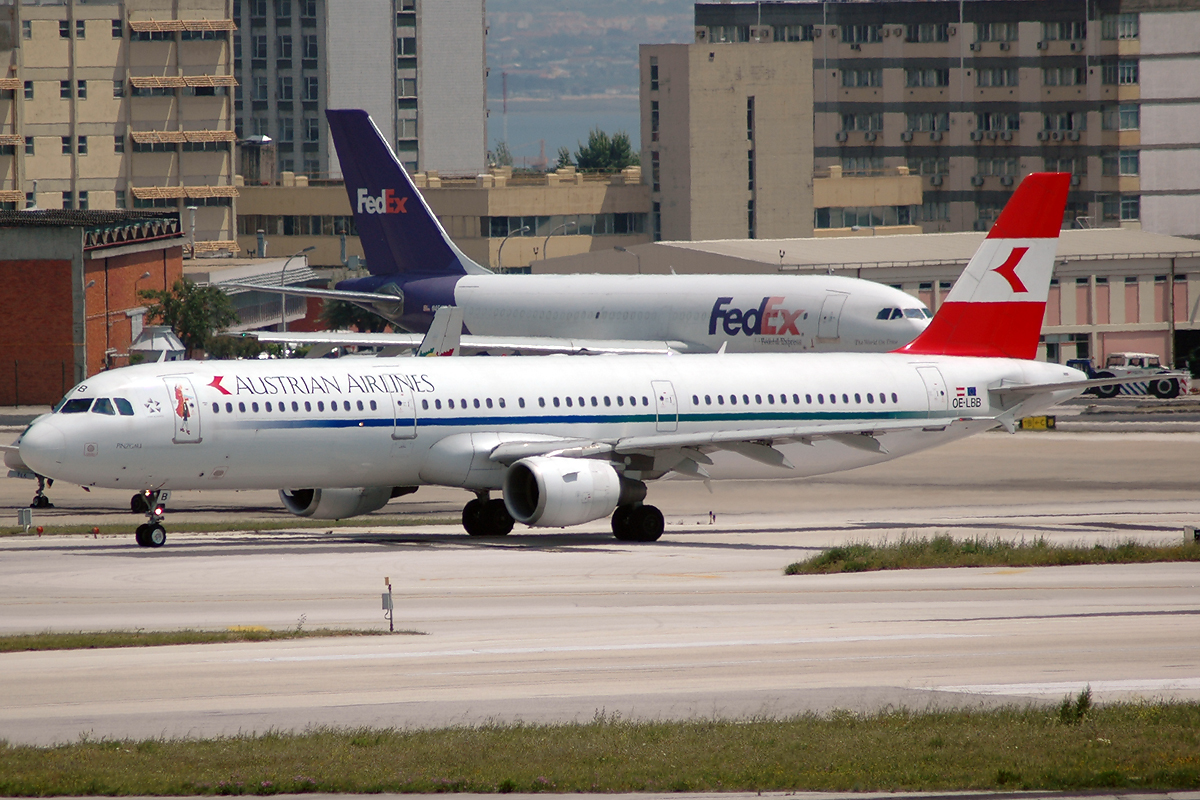 OE-LBB (570) 1995 Airbus A321-111