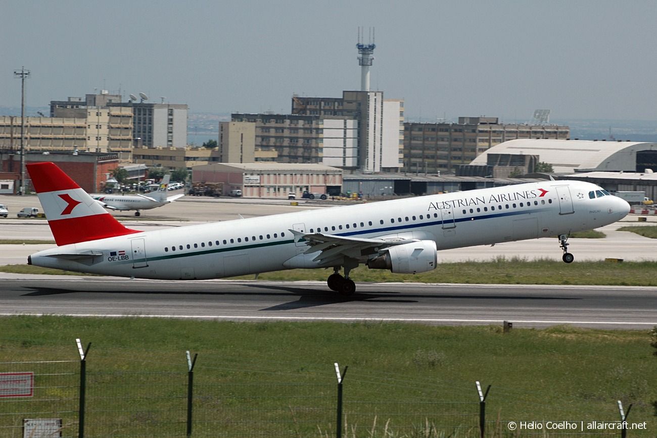 OE-LBB (570) 1995 Airbus A321-111