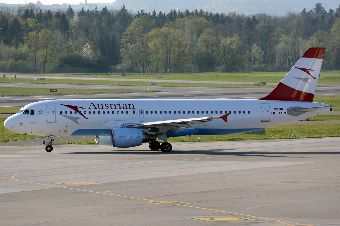 OE-LBM (1504) 2001 Airbus A320-214