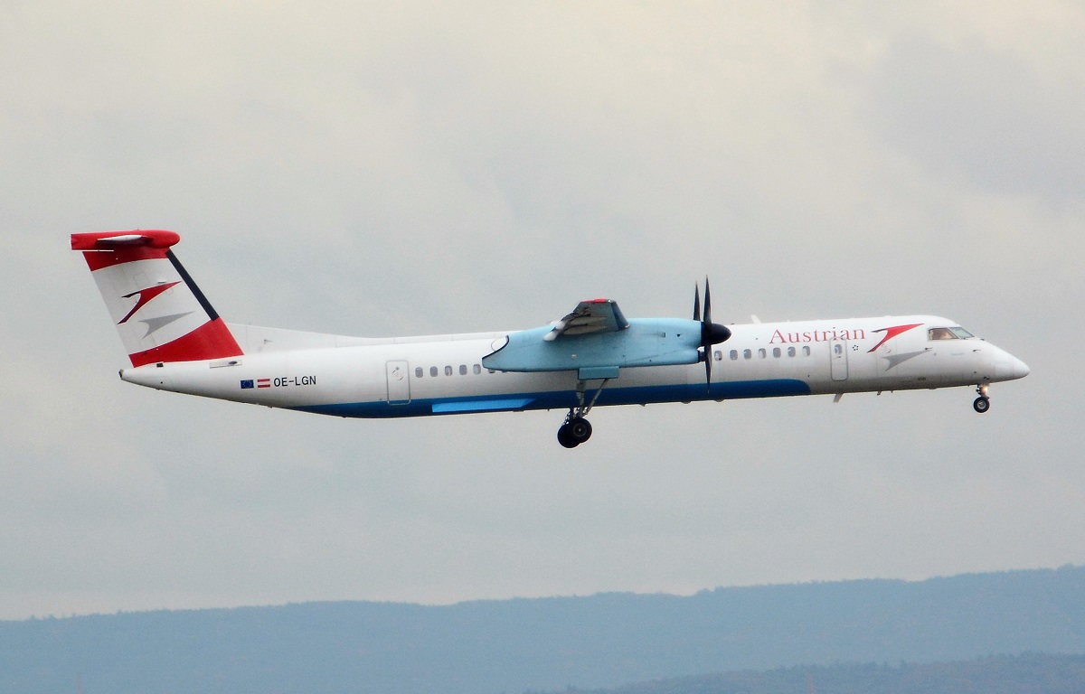 OE-LGN (cn 4326) Dash 8-Q402