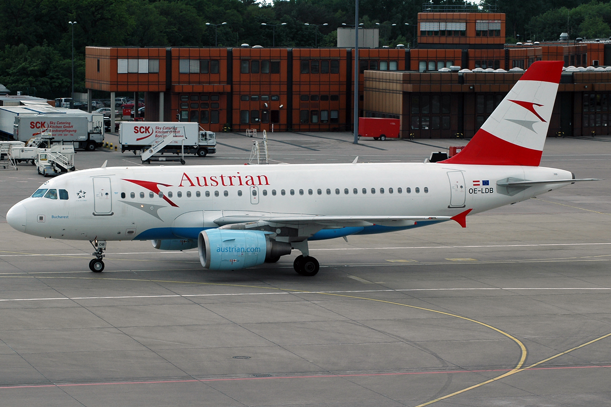 OE-LDB (2174) 2004 Airbus A319-112