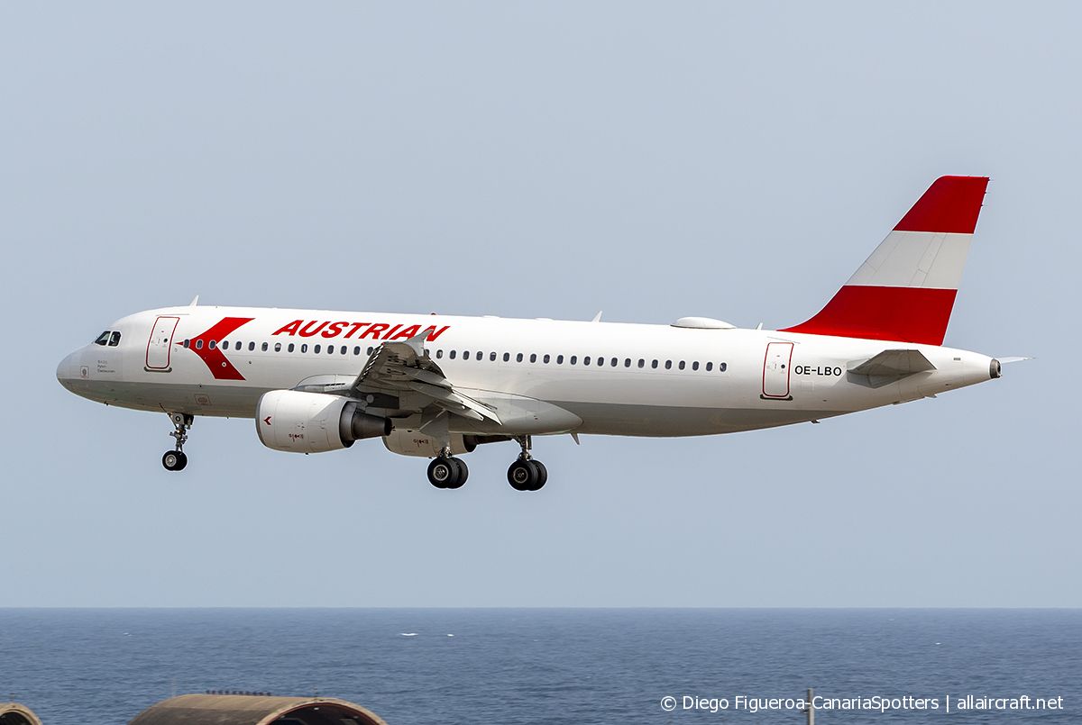 OE-LBO (776) 1997 Airbus A320-214