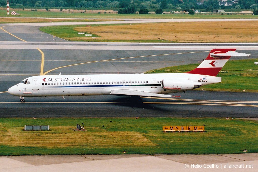 OE-LMO (49888) 1990 McDonnell Douglas MD-87