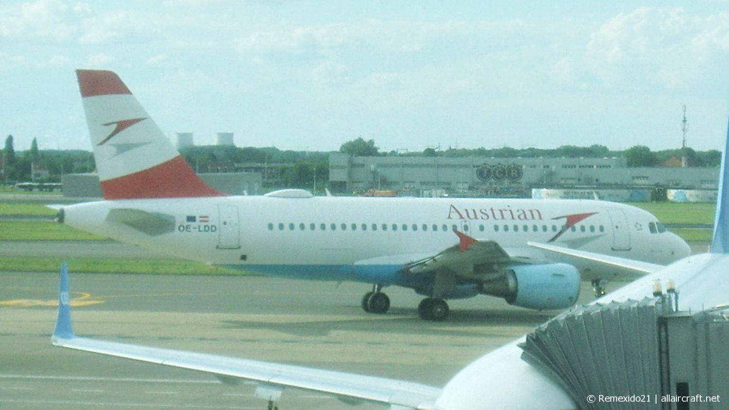 OE-LDD (2416) 2005 Airbus A319-112