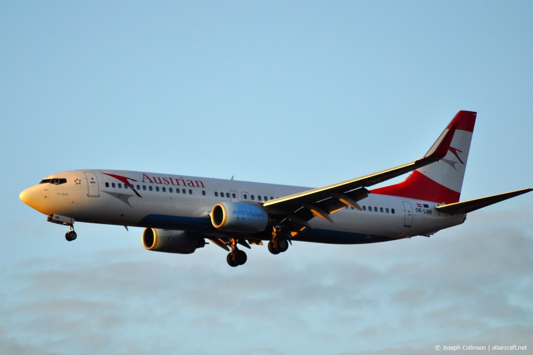 OE-LNR (33833) 2005 Boeing 737-8Z9(WL)