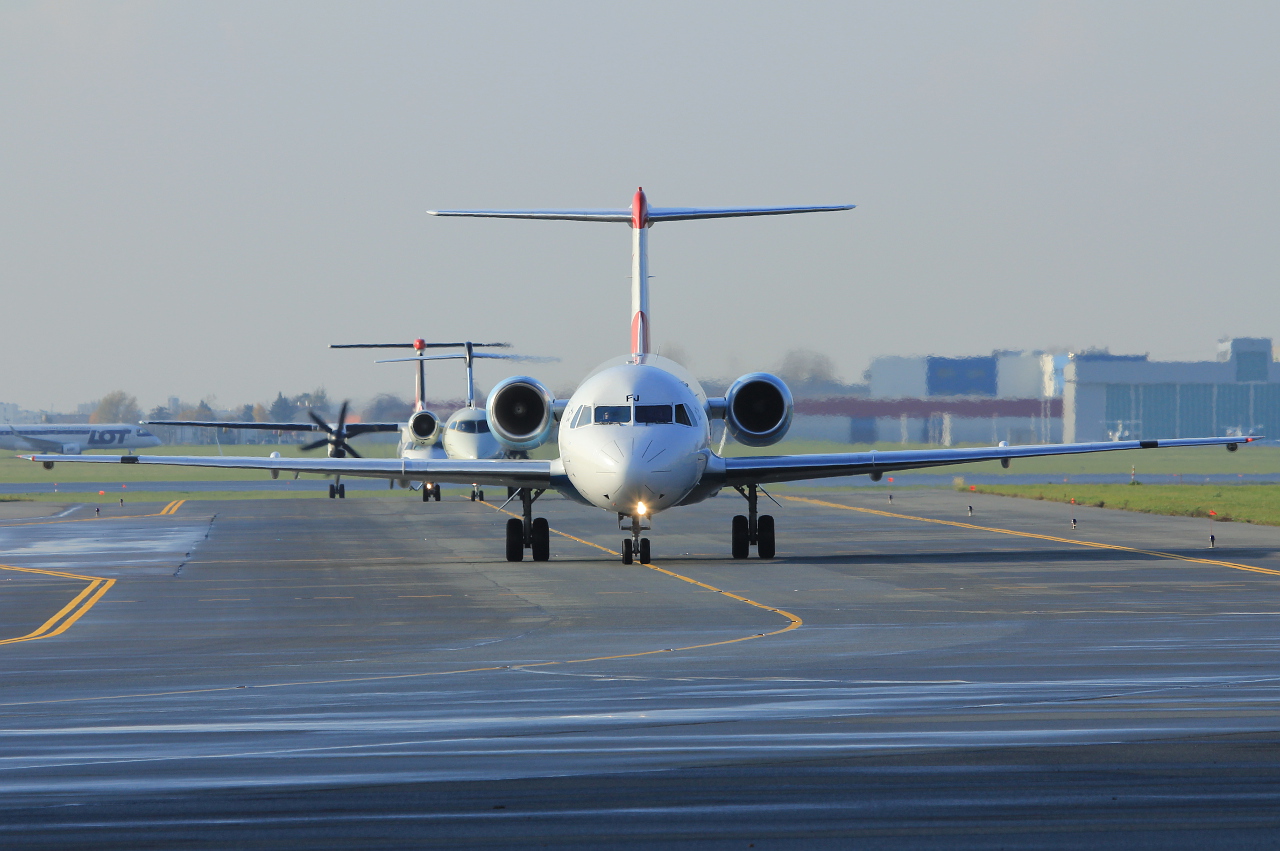 OE-LFJ (cn 11532) Fokker 70