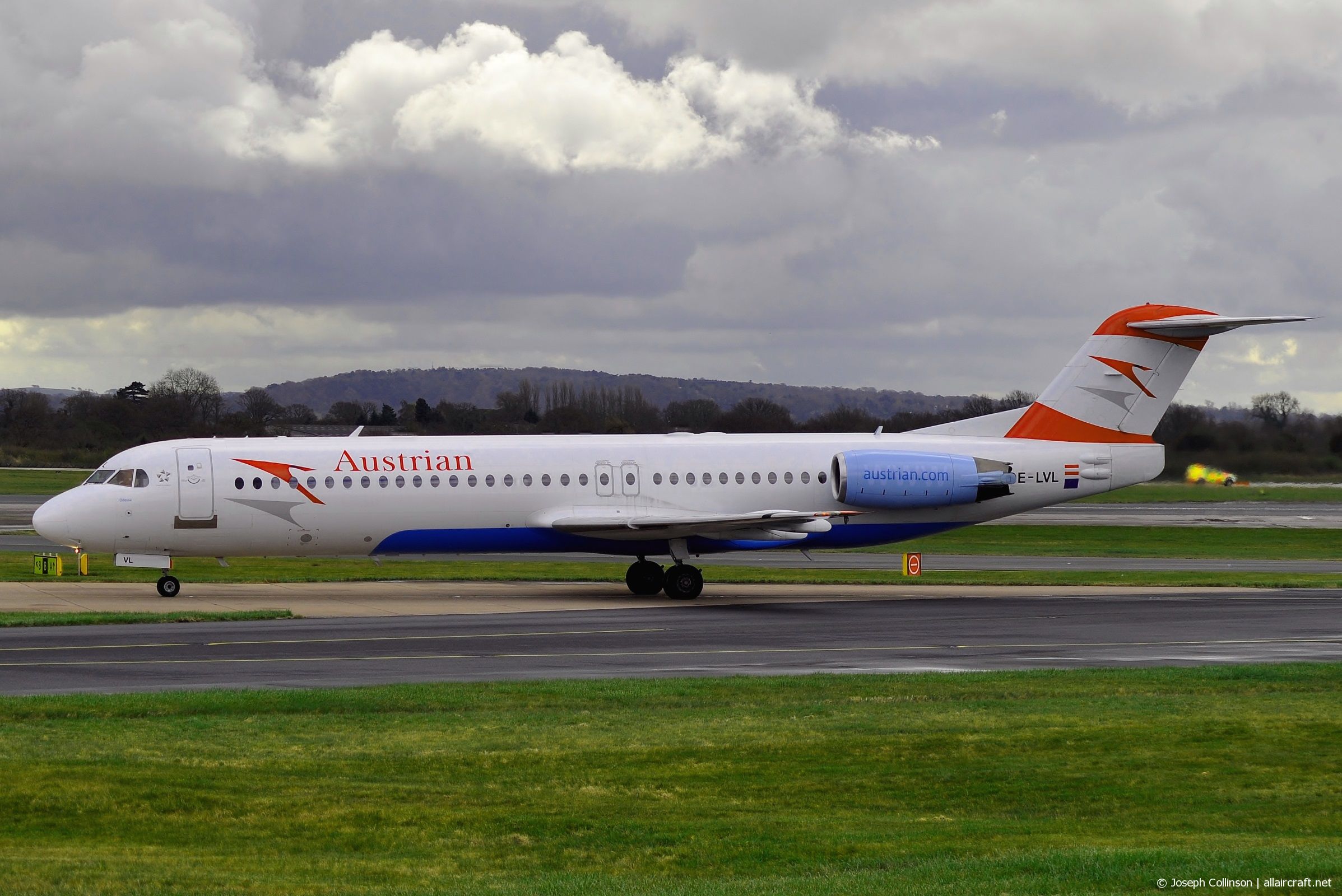 OE-LVL (cn 11404) Fokker 100