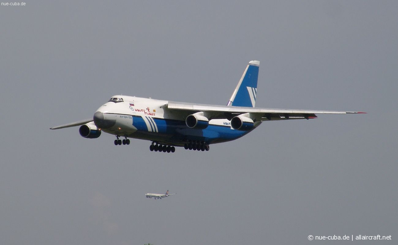 RA-82075 (9773053459147) 1993 Antonov An-124-100