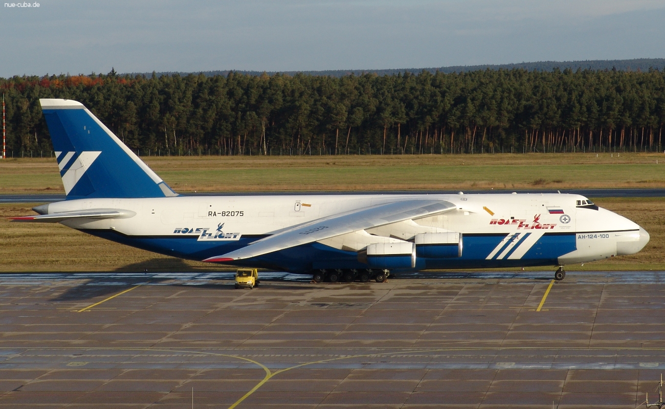 RA-82075 (9773053459147) 1993 Antonov An-124-100