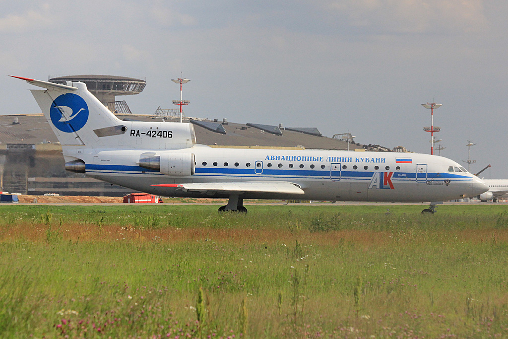 RA-42406 (4520424116683) 1992 Yakovlev Yak-42D