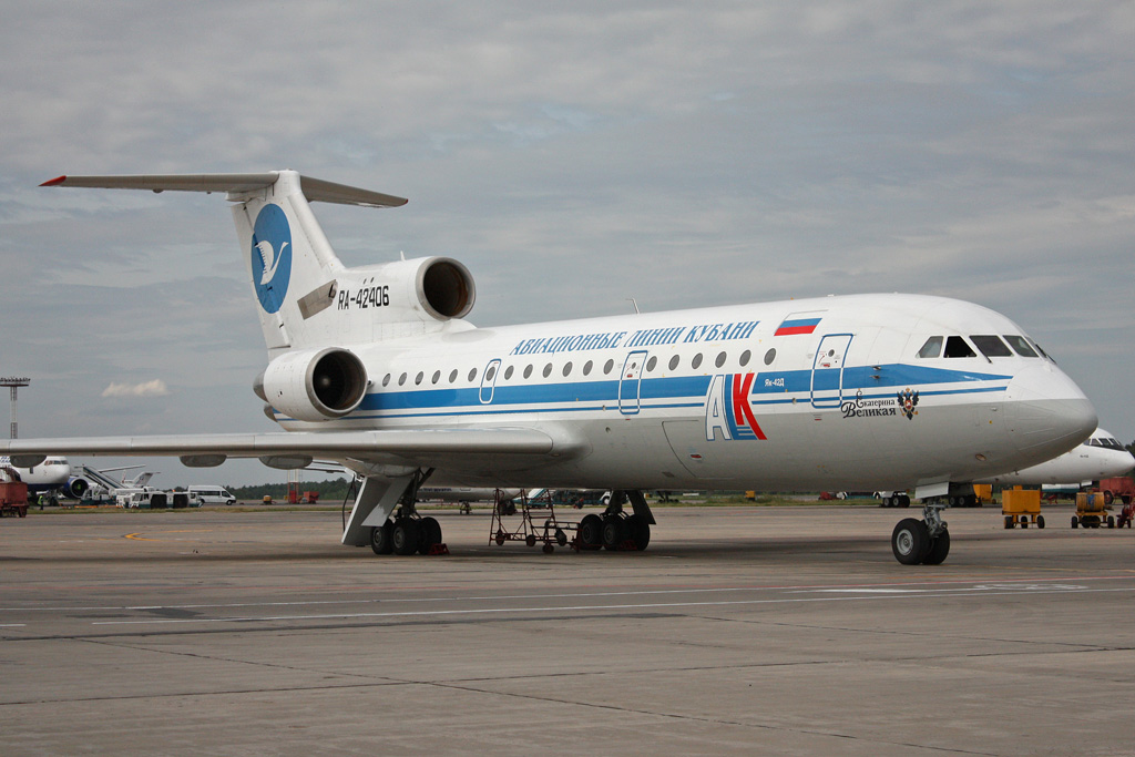 RA-42406 (4520424116683) 1992 Yakovlev Yak-42D