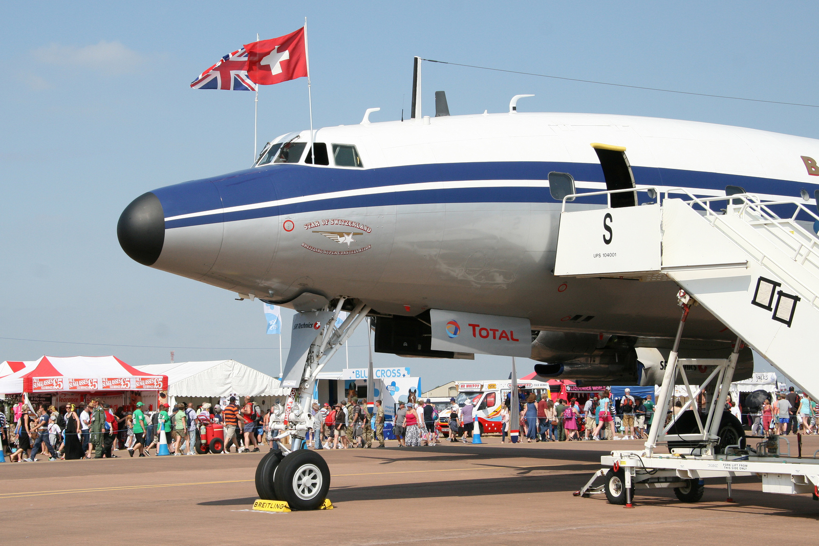 HB-RSC · Lockheed C-121C Super Constellation · (FFD / EGVA)