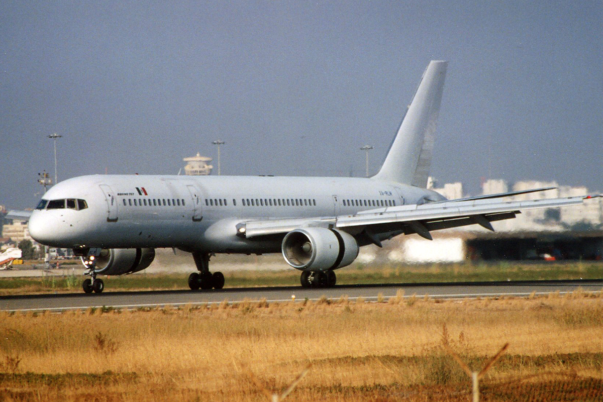 XA-RLM (24566) 1989 Boeing 757-23A