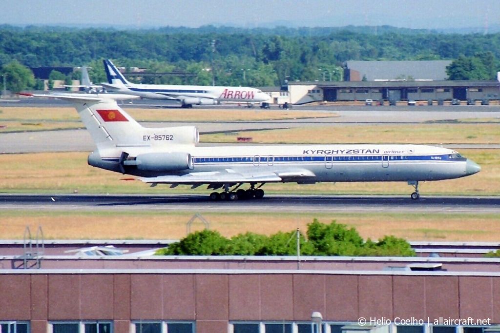 EX-85762 (92A945) 1990 Tupolev Tu-154M