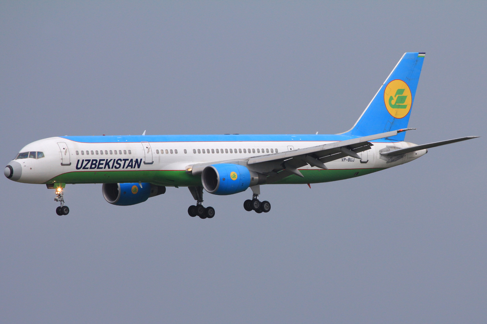 VP-BUJ, (cn 28488), Boeing 757-231
