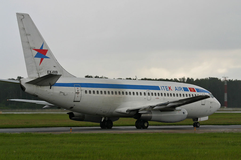 EX-009 (22088) 1980 Boeing 737-219