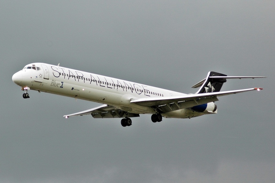 OH-BLF (53543) 1997 McDonnell Douglas MD-90-30