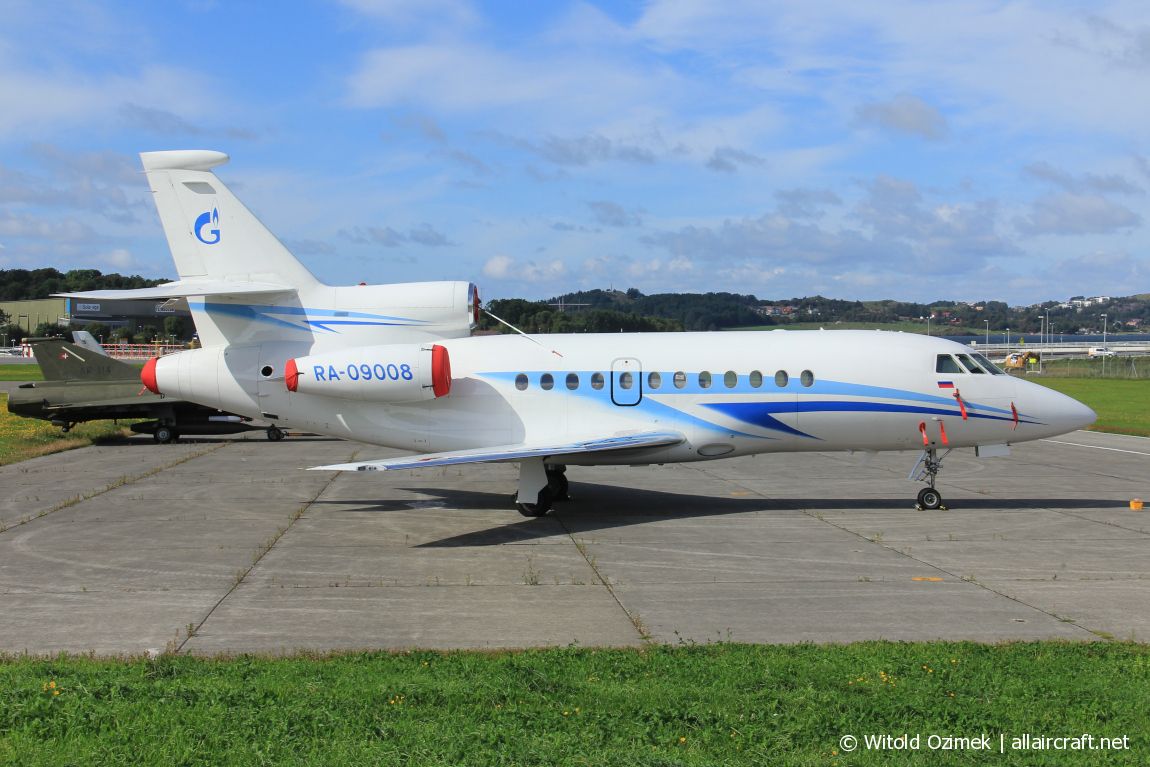RA-09008 (142) 2004 Dassault Falcon 900EX
