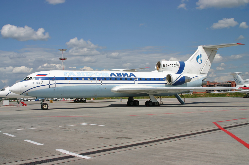 RA-42439 (4520423904019) Yakovlev Yak-42D
