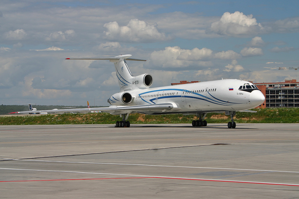 RA-85751, (cn 92A933), Tupolev Tu-154M