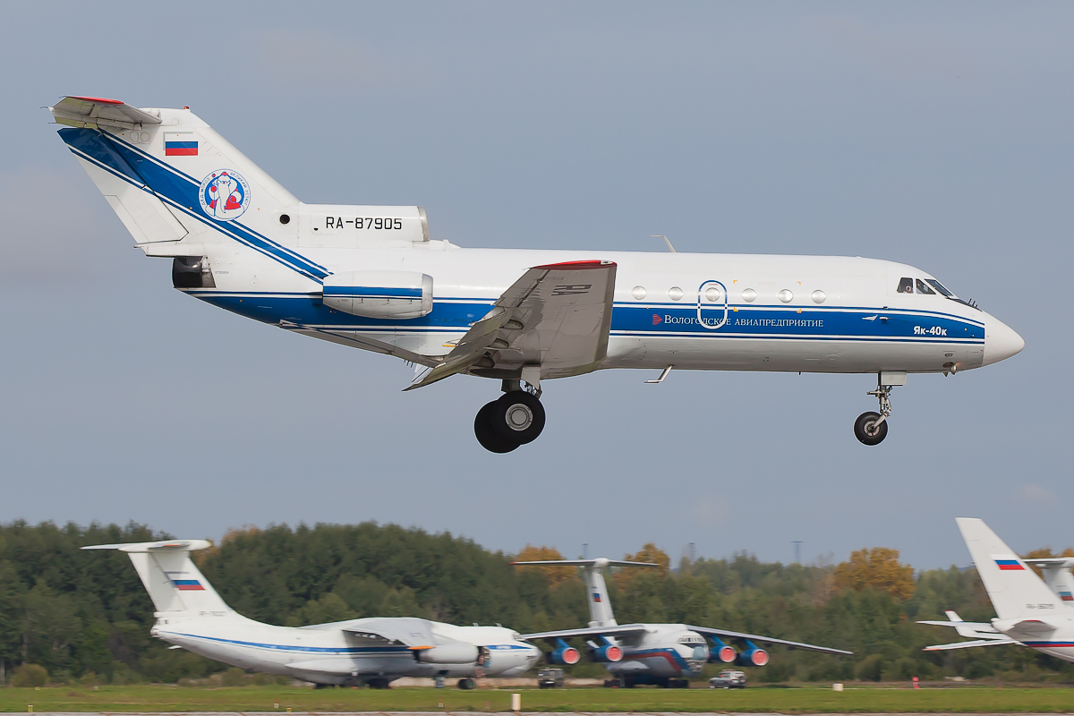 RA-87905, (cn 9720954), Yakovlev Yak-40K