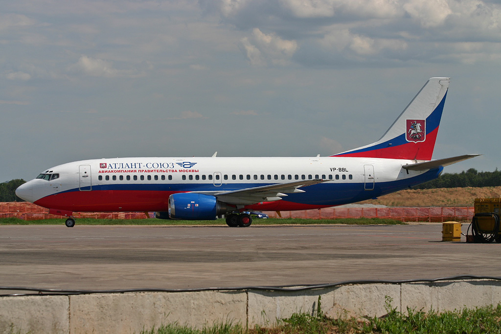 VP-BBL (23183) 1985 Boeing 737-347