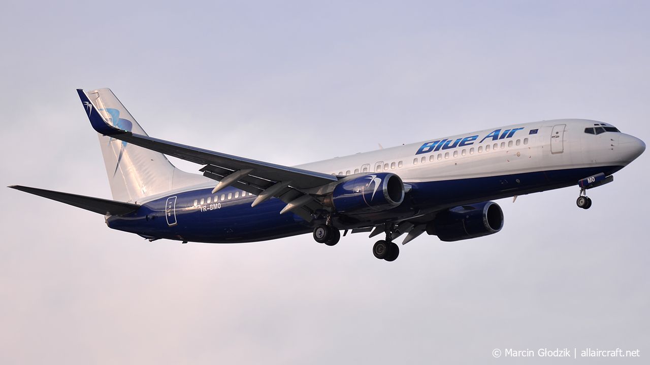 YR-BMO (30194) 2000 Boeing 737-883(WL)