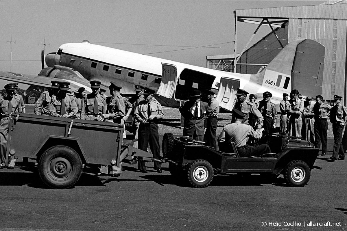 6863 (33313) 1945 Douglas DC-3 Turbo