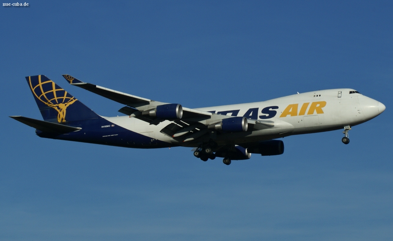 N418MC (32840) 2002 Boeing 747-47UF
