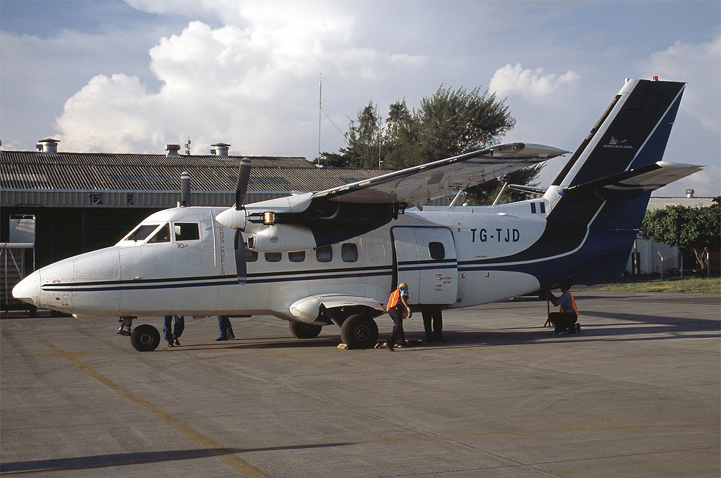 TG-TJD, (cn 851421), Let L-410UVP Turbolet