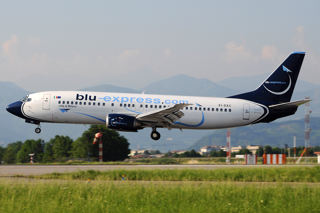 EI-DXC (cn 26300) Boeing 737-4Q8