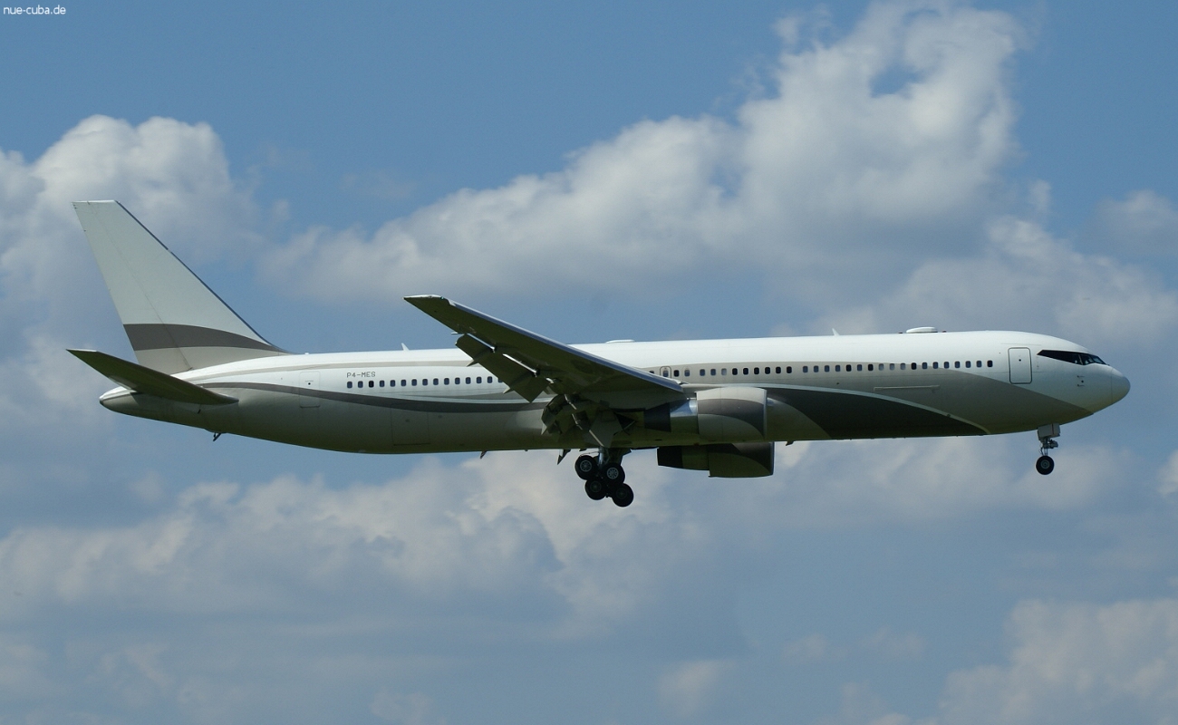 P4-MES (33425) 2003 Boeing 767-33A(ER)