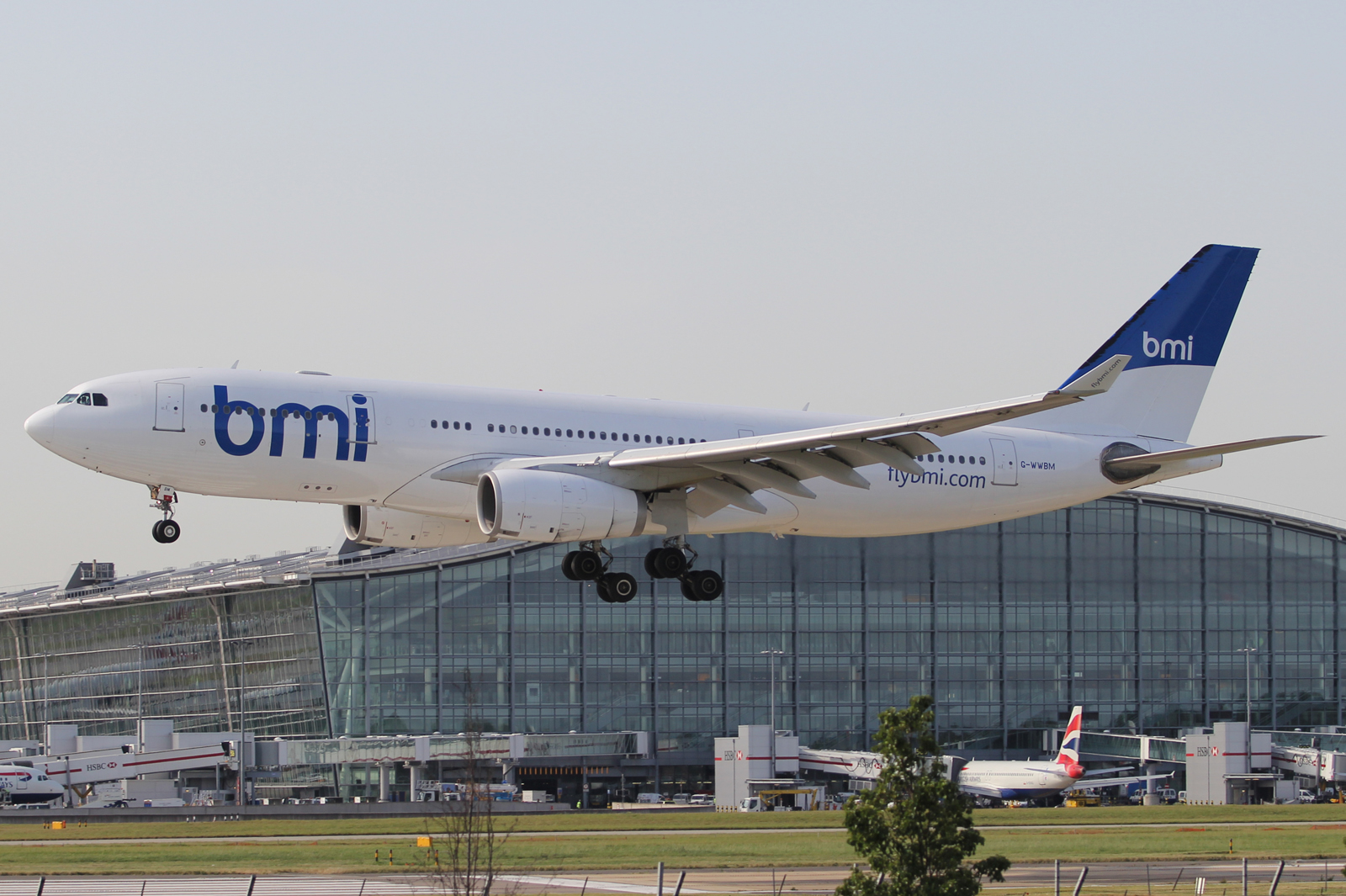 G-WWBM · Airbus A330-243 · (LHR / EGLL)