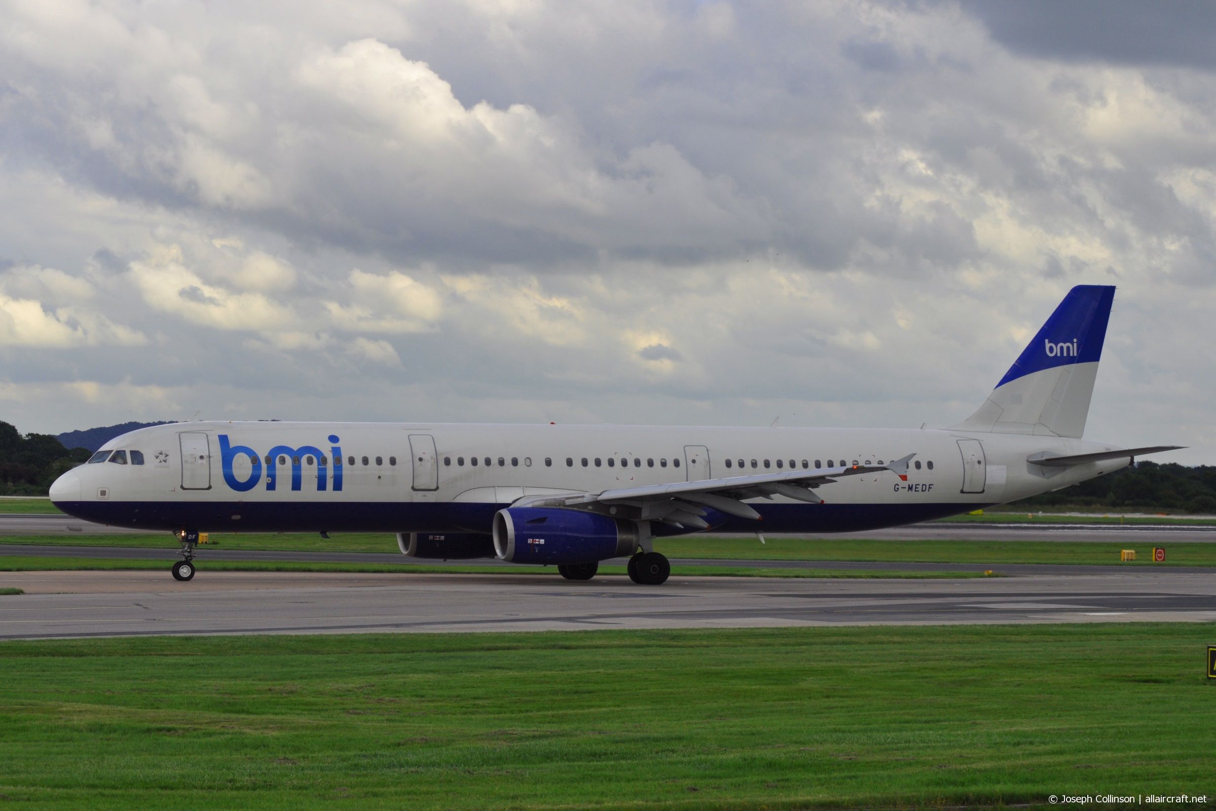 G-MEDF (1690) 2002 Airbus A321-231
