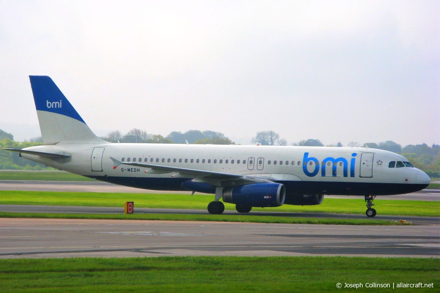 G-MEDH (1922) 2002 Airbus A320-232