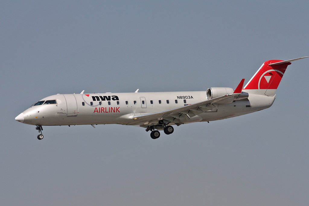 N8903A (7903) 2004 Bombardier CRJ-200 LR