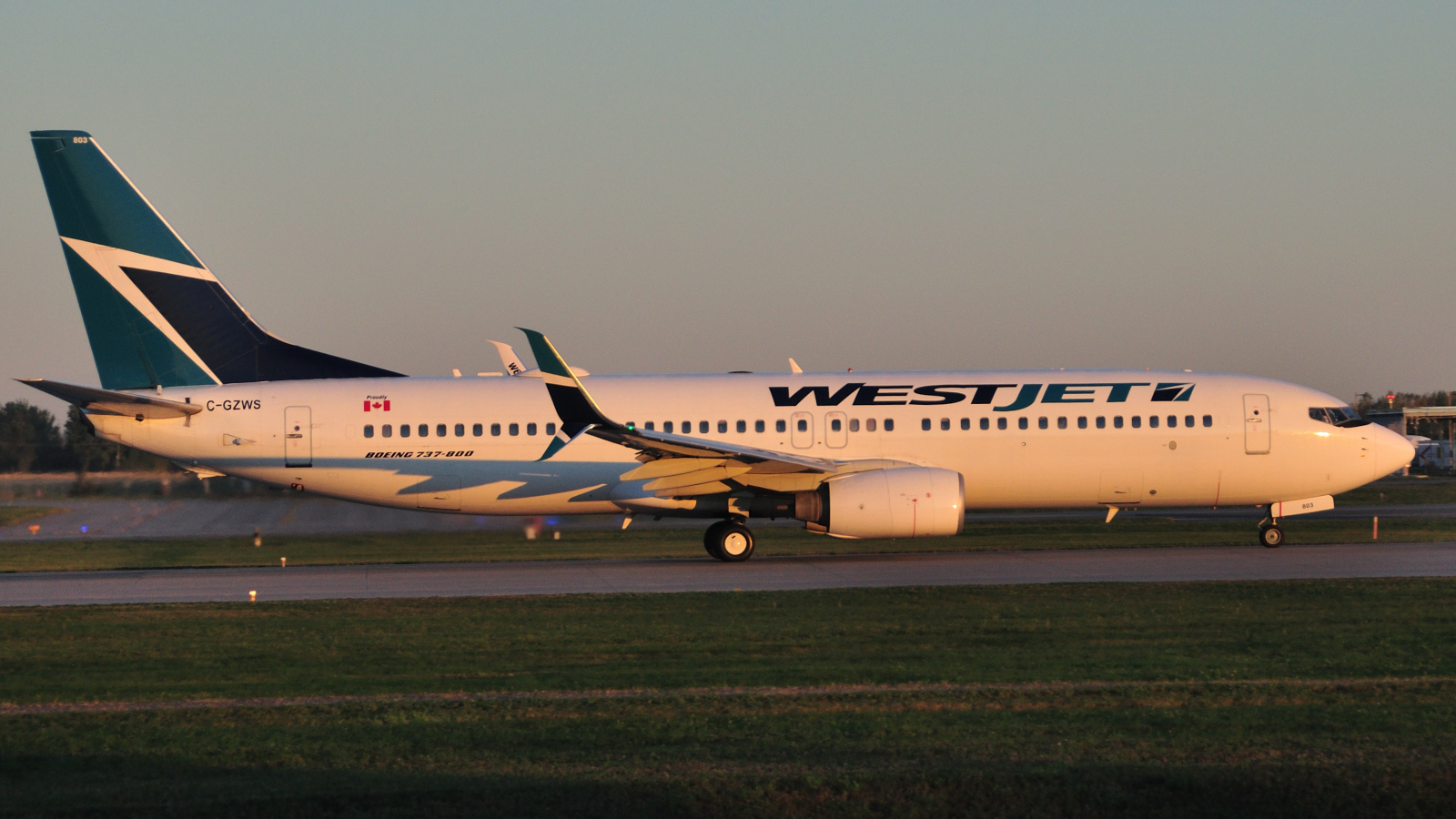 C-GZWS · Boeing 737-8CT · (YUL / CYUL)