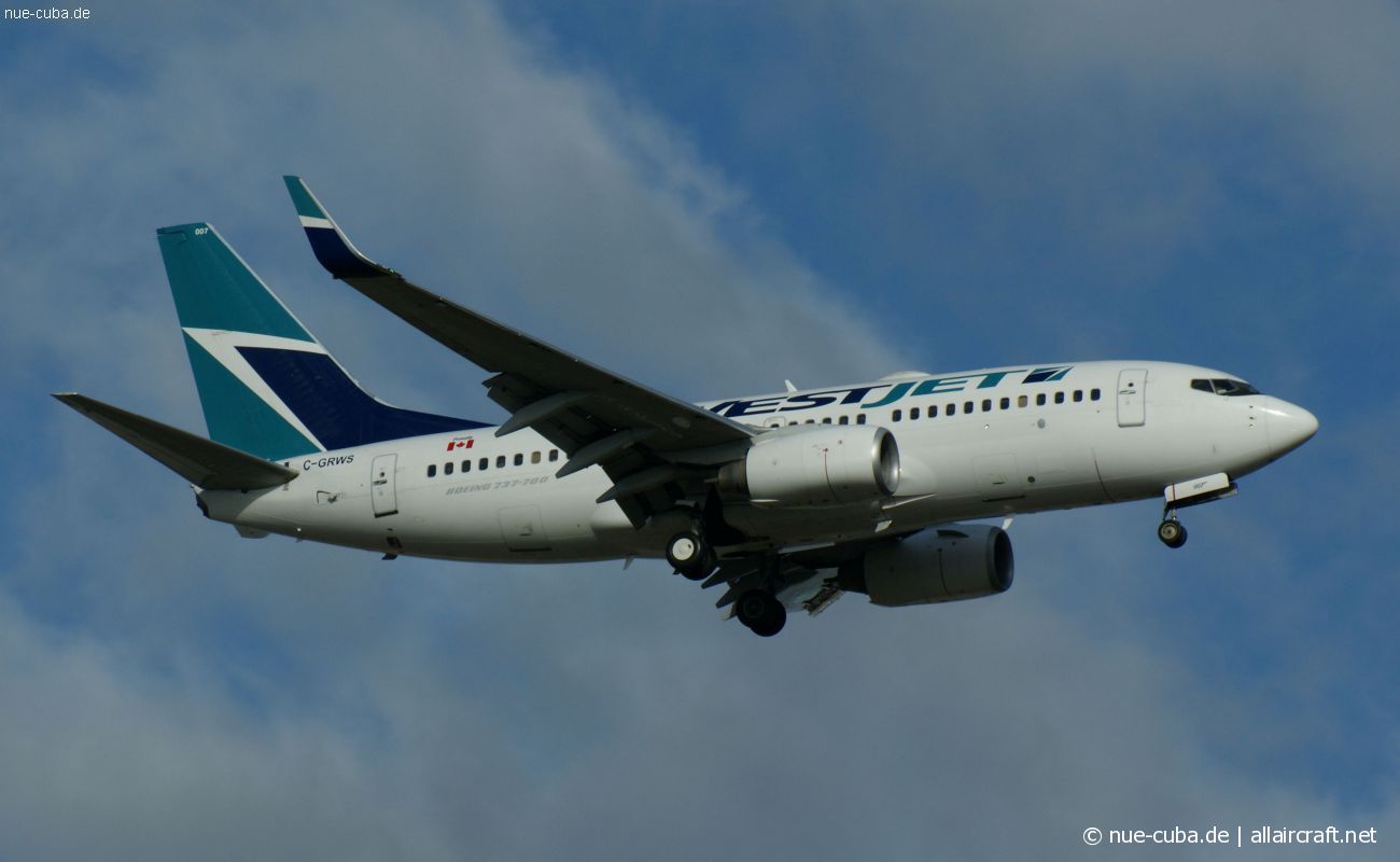 C-GRWS (32881) 2002 Boeing 737-76N(WL)