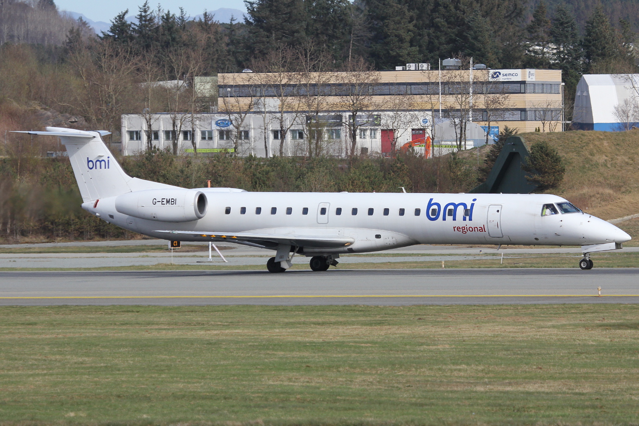 G-EMBI (cn 145126) Embraer ERJ-145EU