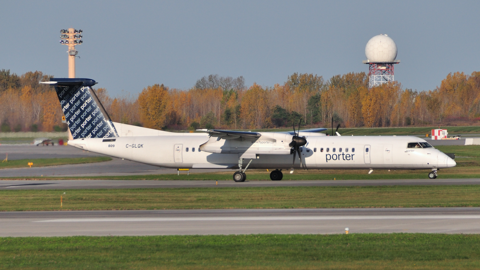 C-GLQK (4247) 2009 Bombardier Dash 8-Q402