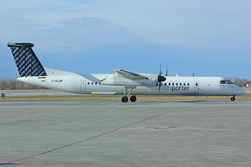 C-GLQP (4271) 2009 Bombardier Dash 8-Q402