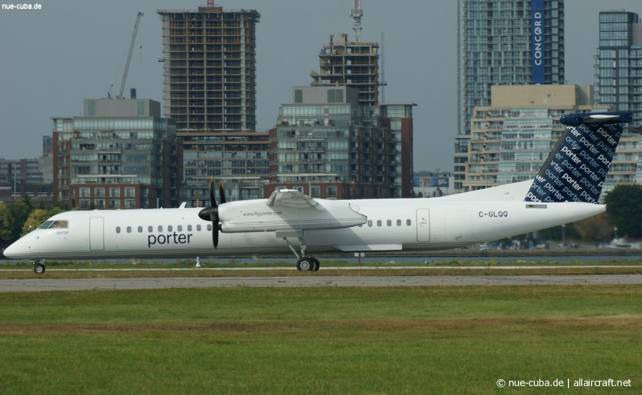 C-GLQQ (4272) 2009 Bombardier Dash 8-Q402