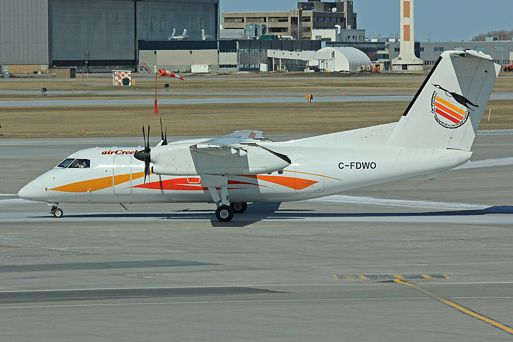 C-FDWO (277) 1991 Bombardier Dash 8-106