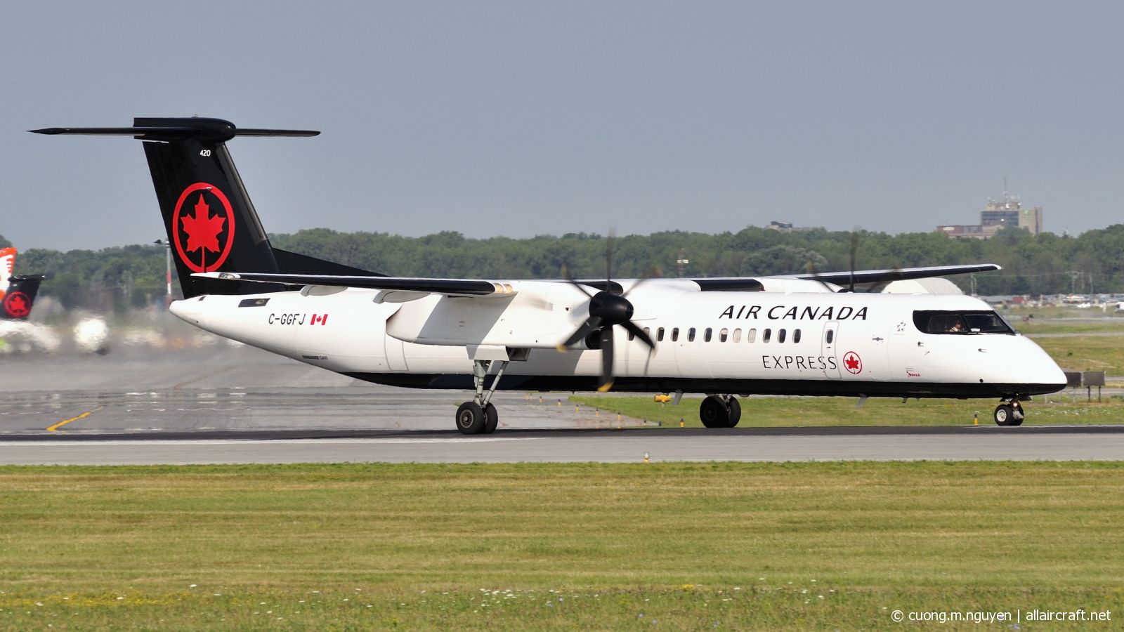 C-GGFJ (4436) 2013 Bombardier Dash 8-Q402