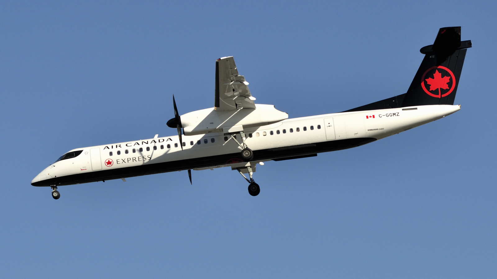 C-GGMZ (4399) 2011 Bombardier Dash 8-Q402