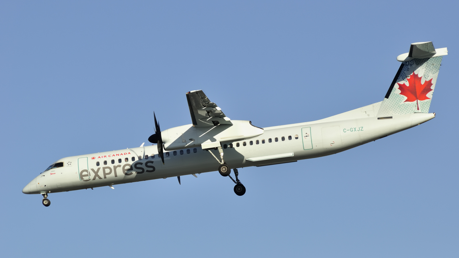 C-GXJZ (4523) 2016 Bombardier Dash 8-Q402