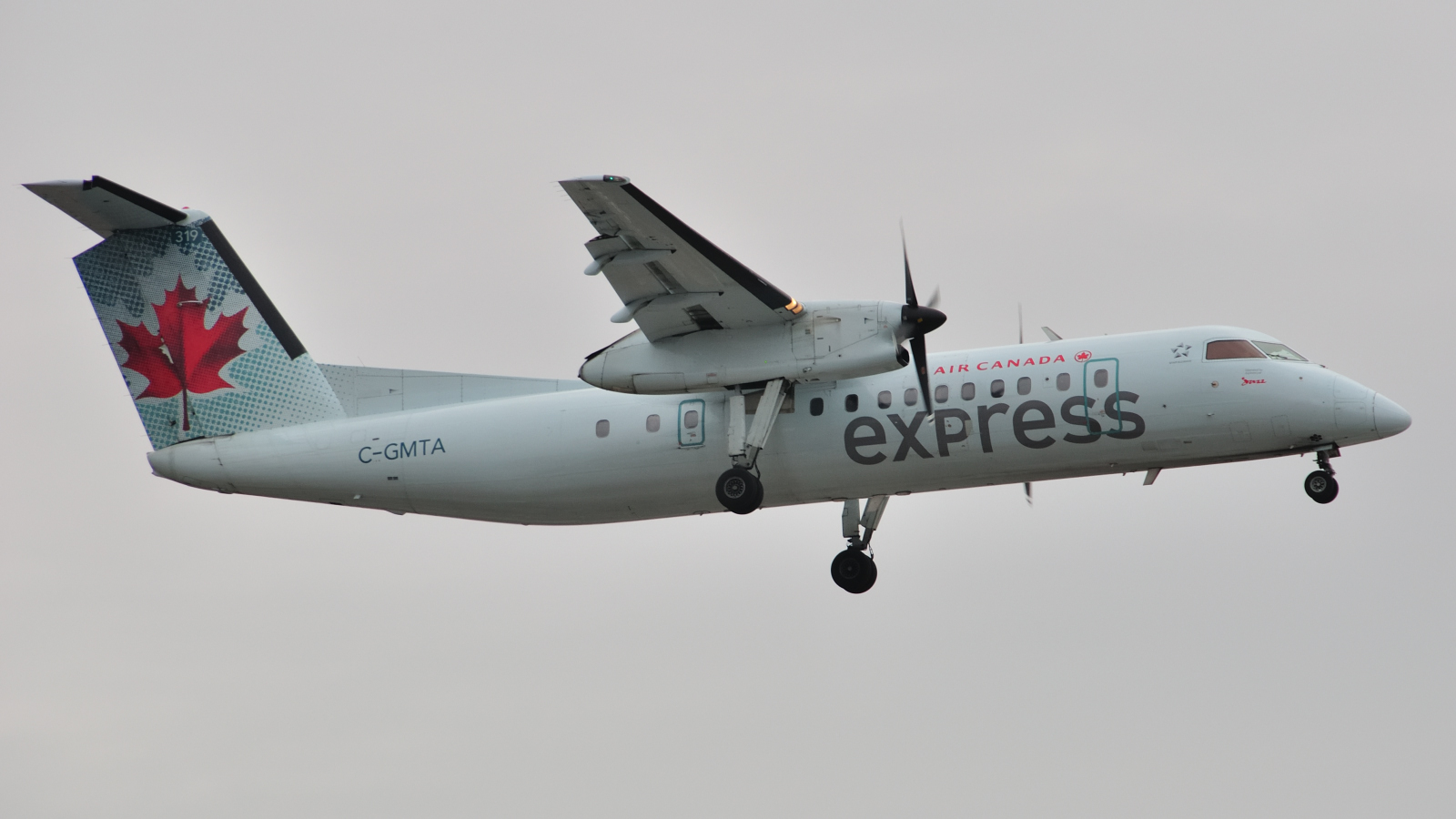 C-GMTA (174) 1989 Bombardier Dash 8-301