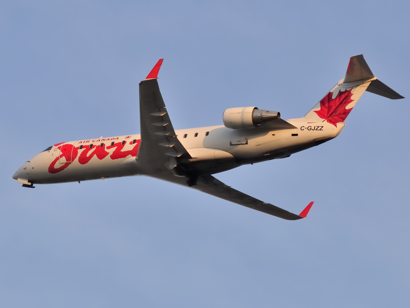 C-GJZZ (7978) 2004 Bombardier CRJ-200